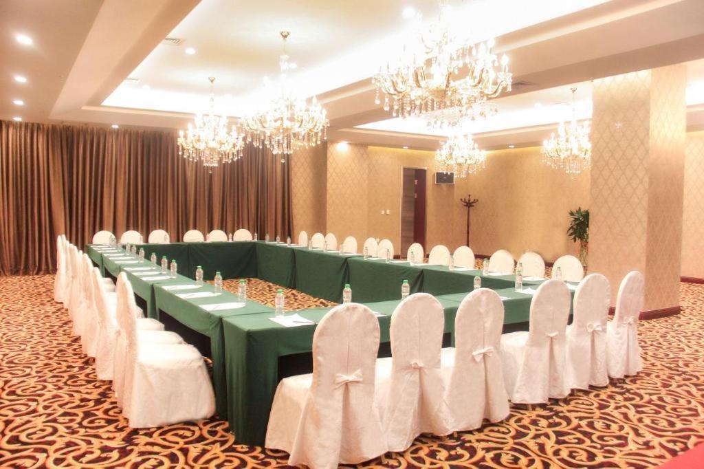 Shenyang Haiyun Jinjiang International Hotel Bagian luar foto